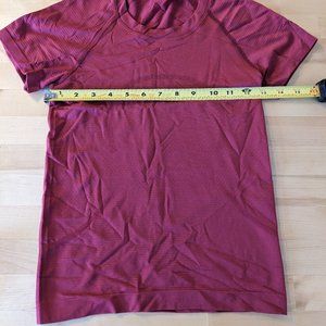 Lululemon - Swiftly Tech Short Sleeve Race Length (size 2)